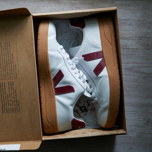 Veja V-12 Women's Leather White Marsala Shoes | Size 10 - Picture 2 of 10